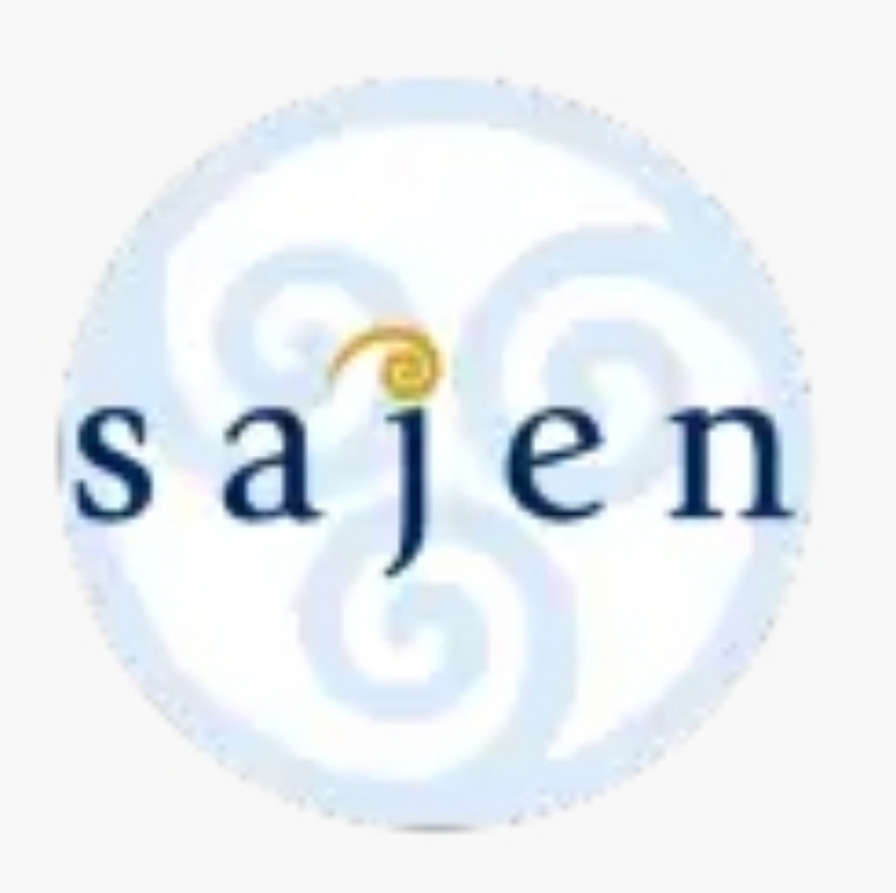 Sajen silver pendant with lovely stone